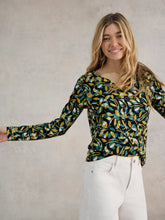 Load image into Gallery viewer, White Stuff UK Nelly Tee Black Print