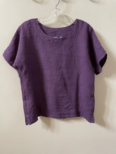 Load image into Gallery viewer, Pistache Short Sleeve Linen Blouse in Deep Violet
