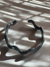 Load image into Gallery viewer, Dconstruct Ecoresin Squiggle Bangle

