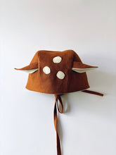 Load image into Gallery viewer, Gogo and Martin Linen Fawn Bonnet