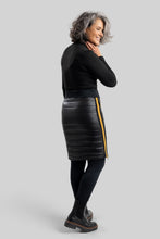 Load image into Gallery viewer, Ohsho Vera Lurex MIdi Skirt Black