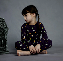 Load image into Gallery viewer, Petit Lem Trick-or-Treat Print Pyjamas Deep Purple