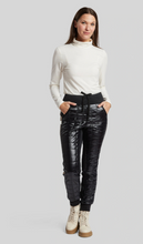 Load image into Gallery viewer, Ohsho Alegra Jogger Black