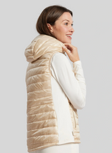 Load image into Gallery viewer, Ohsho Perla Vest Champagne