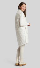 Load image into Gallery viewer, Ohsho Bianca Vest Cream