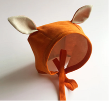 Load image into Gallery viewer, Gogo and Martin Linen Fox Bonnet