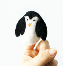 Load image into Gallery viewer, Animal Finger Puppets Felted Wool
