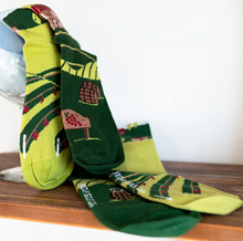 Load image into Gallery viewer, Womens Winery Mismatch Socks