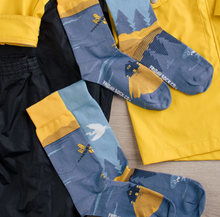 Load image into Gallery viewer, Womens Great Lakes Canadian Landscape Mismatch Socks