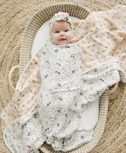 Load image into Gallery viewer, Loulou Lollipop Bumblebees Swaddling Blanket