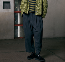 Load image into Gallery viewer, Neirami Grey Flannel Crop Pant