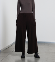 Load image into Gallery viewer, Neirami Wide Leg Crop Fleece Pant Chocolate