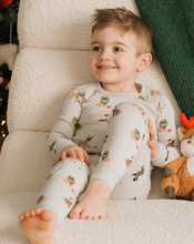 Load image into Gallery viewer, Petit Lem Holiday Pugs Print Pyjamas