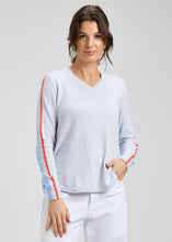 Load image into Gallery viewer, Zaket and Plover Rounded Hem Vee Sweater Ice