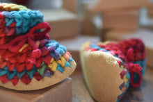 Load image into Gallery viewer, Padraig Kids Slippers Rainbow