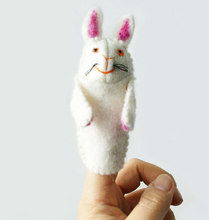 Load image into Gallery viewer, Animal Finger Puppets Felted Wool