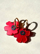 Load image into Gallery viewer, Dconstruct Poppy Medium Hoop
