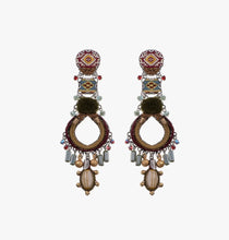 Load image into Gallery viewer, Ayala Bar Vintage Gold, Kusa Earring

