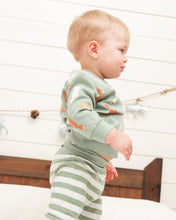 Load image into Gallery viewer, Deux Par Deux Sly Fox Top and Grow Pant
