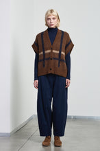 Load image into Gallery viewer, Neirami Alpaca Blend Sweater Vest
