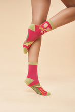 Load image into Gallery viewer, Powder UK Delicate Tropical Ankle Socks Dark Rose
