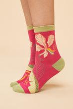 Load image into Gallery viewer, Powder UK Delicate Tropical Ankle Socks Dark Rose
