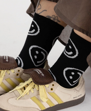 Load image into Gallery viewer, BAGGU Crew Socks Black Happy
