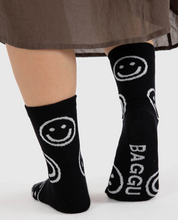 Load image into Gallery viewer, BAGGU Crew Socks Black Happy
