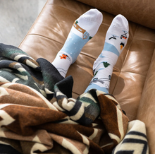 Load image into Gallery viewer, Womens Ski Scene Mismatch Socks

