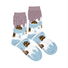 Load image into Gallery viewer, Womens Snowy Village Mismatch Socks
