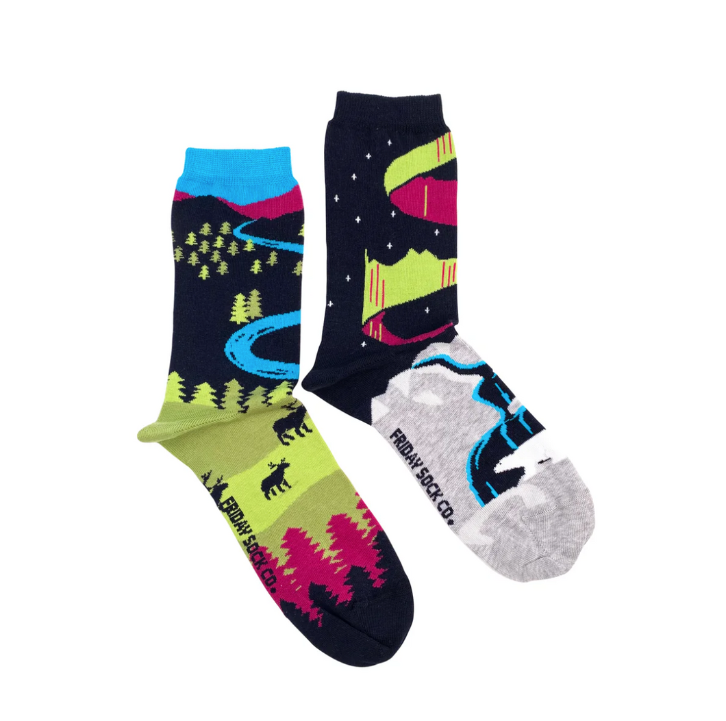 Womens Northern Canada Landscape Mismatch Socks