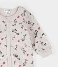 Load image into Gallery viewer, Petit Lem Winterberry Holly Print Thermal Sleeper
