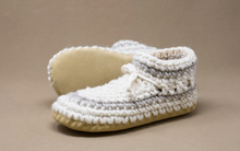 Load image into Gallery viewer, Padraig Womens Slippers Cream
