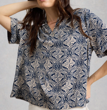 Load image into Gallery viewer, White Stuff UK Teakie Crinkle Top Navy Print
