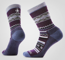 Load image into Gallery viewer, Smartwool Womens Everyday Snowed In Sweater Crew Socks Chalk Violet
