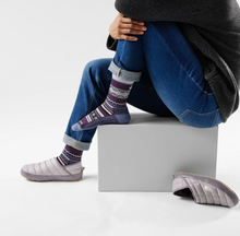Load image into Gallery viewer, Smartwool Womens Everyday Snowed In Sweater Crew Socks Chalk Violet
