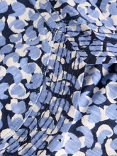 Load image into Gallery viewer, White Stuff UK Weaver Jersey Tee Blue Print
