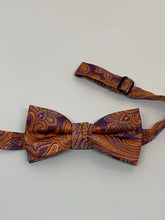 Load image into Gallery viewer, Isaac Mizrahi Bow Ties
