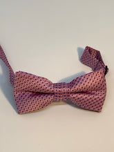 Load image into Gallery viewer, Isaac Mizrahi Bow Ties
