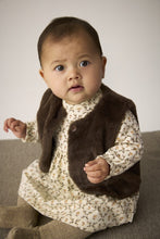 Load image into Gallery viewer, Minymo Faux Fur Vest Chocolate Chip

