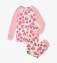 Load image into Gallery viewer, Hatley Delicious Berries Pyjamas
