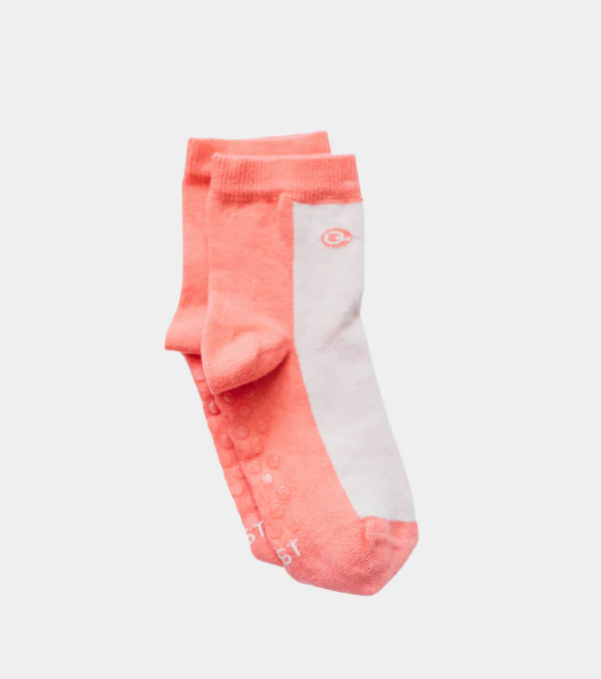 Q is for Quinn Short Socks Pink